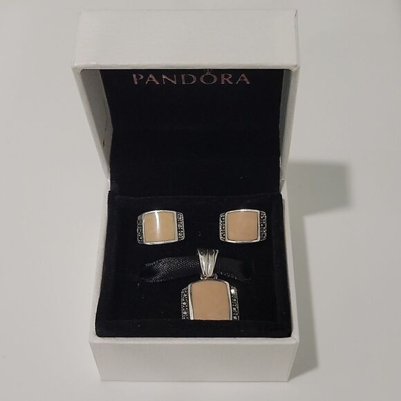 Silver Earings and Pendant Set - Picture 1 of 6